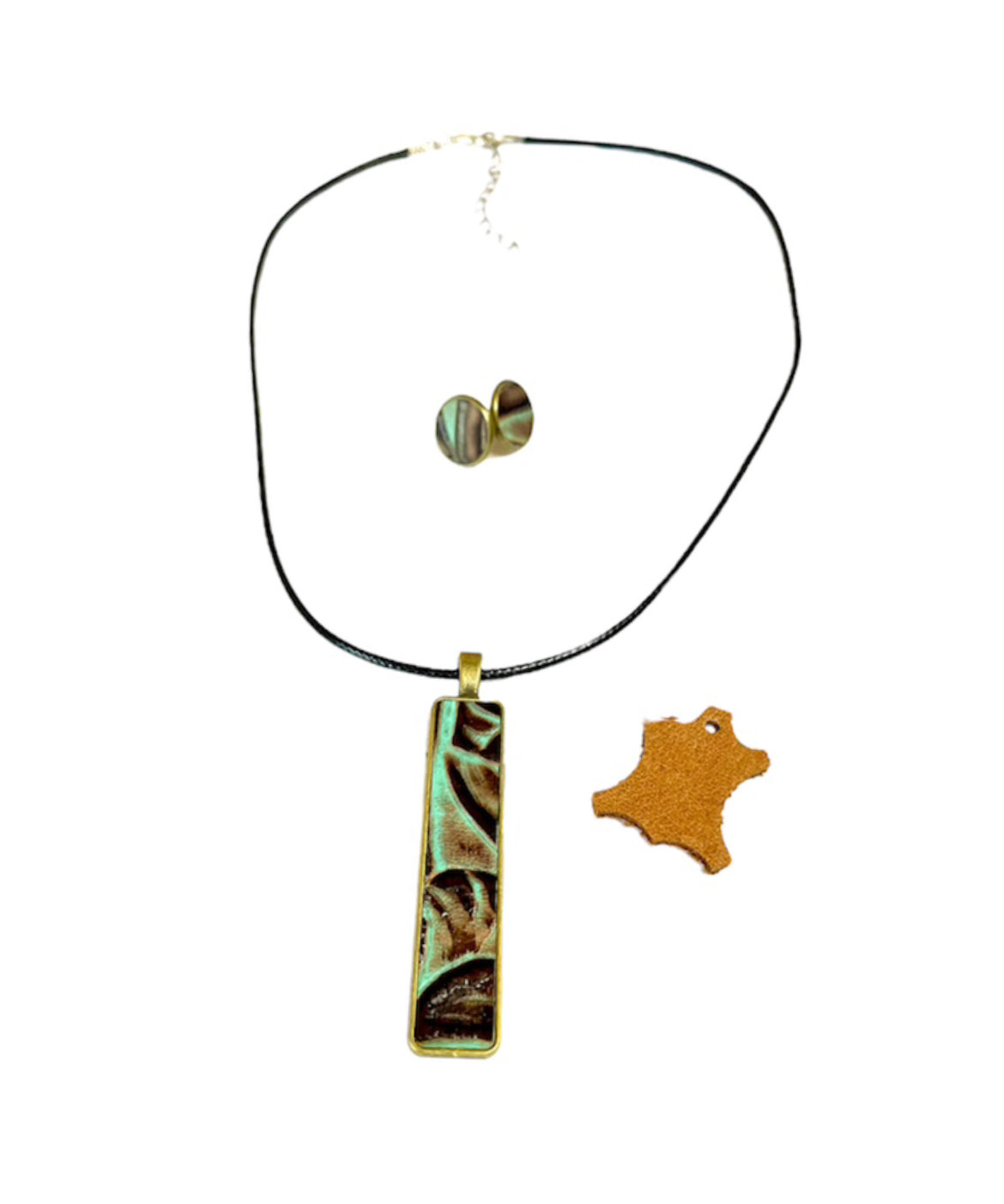 J6922 - 100% Leather Necklace & Earrings Set