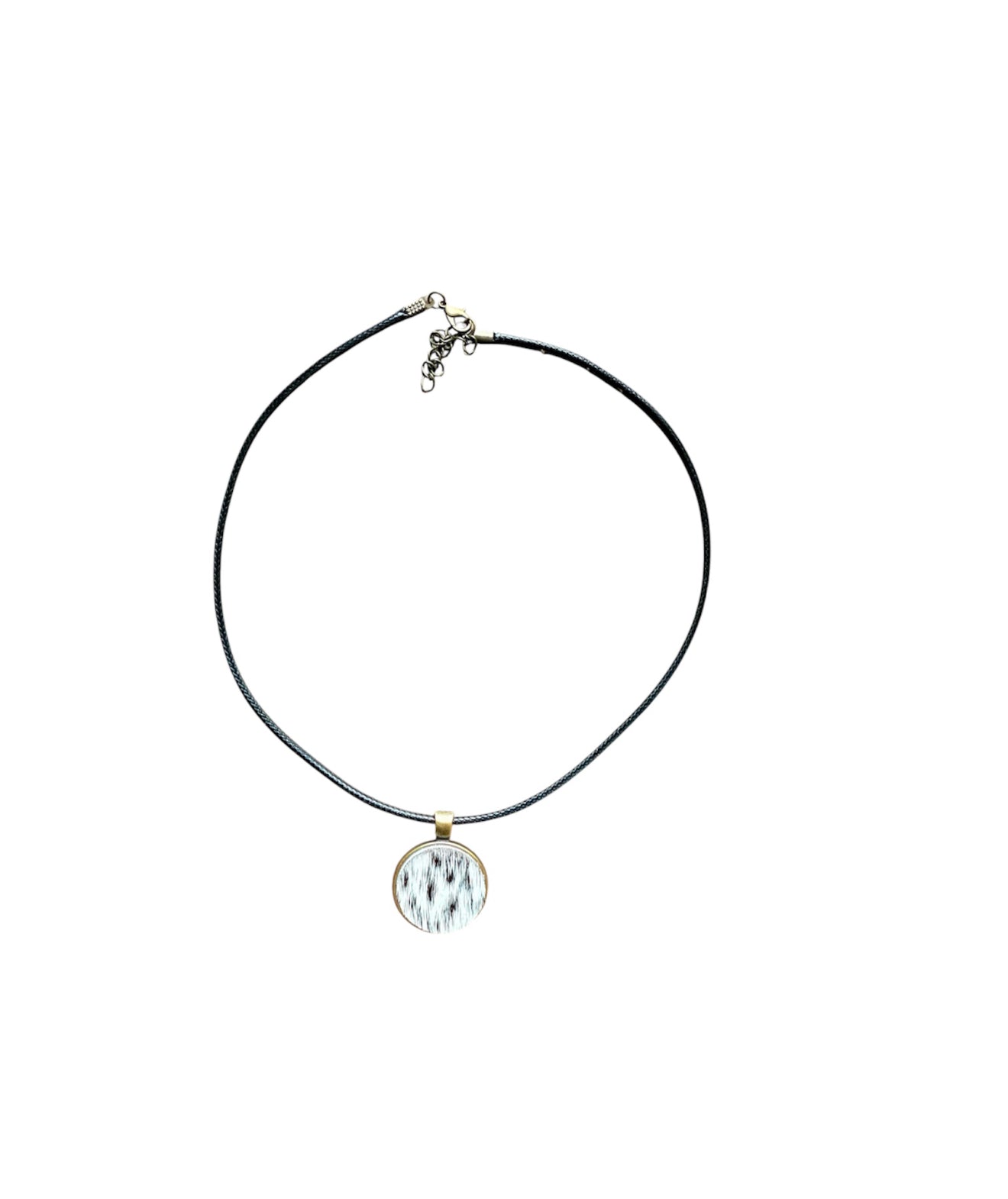 J6915 - 100% Cowhide Pendant Necklace