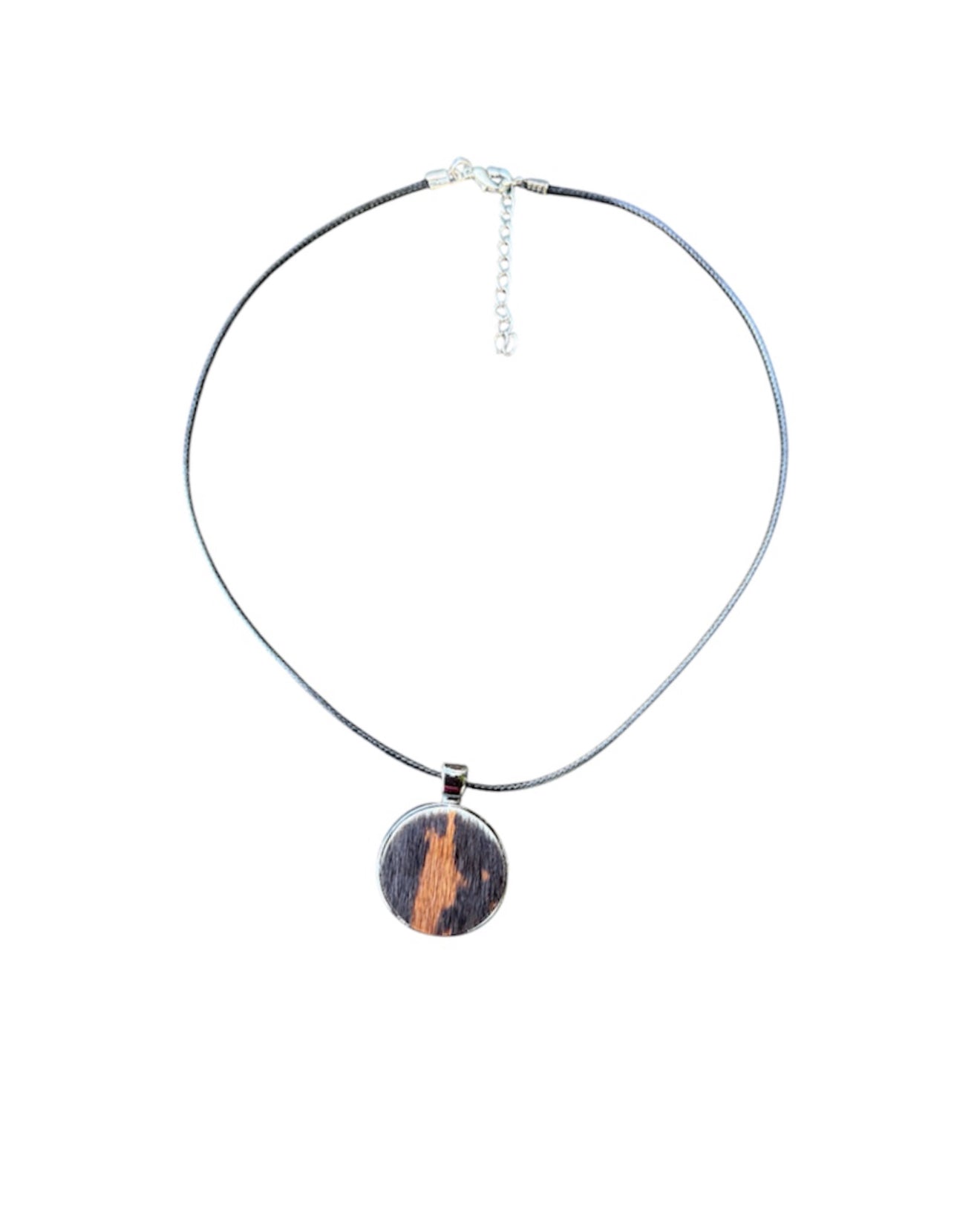 J6914 - 100% Cowhide Pendant Necklace