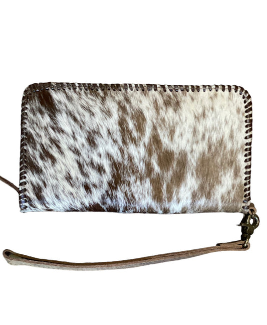 BG16 - Brown and white hair on Cowhide Clutch Wallet