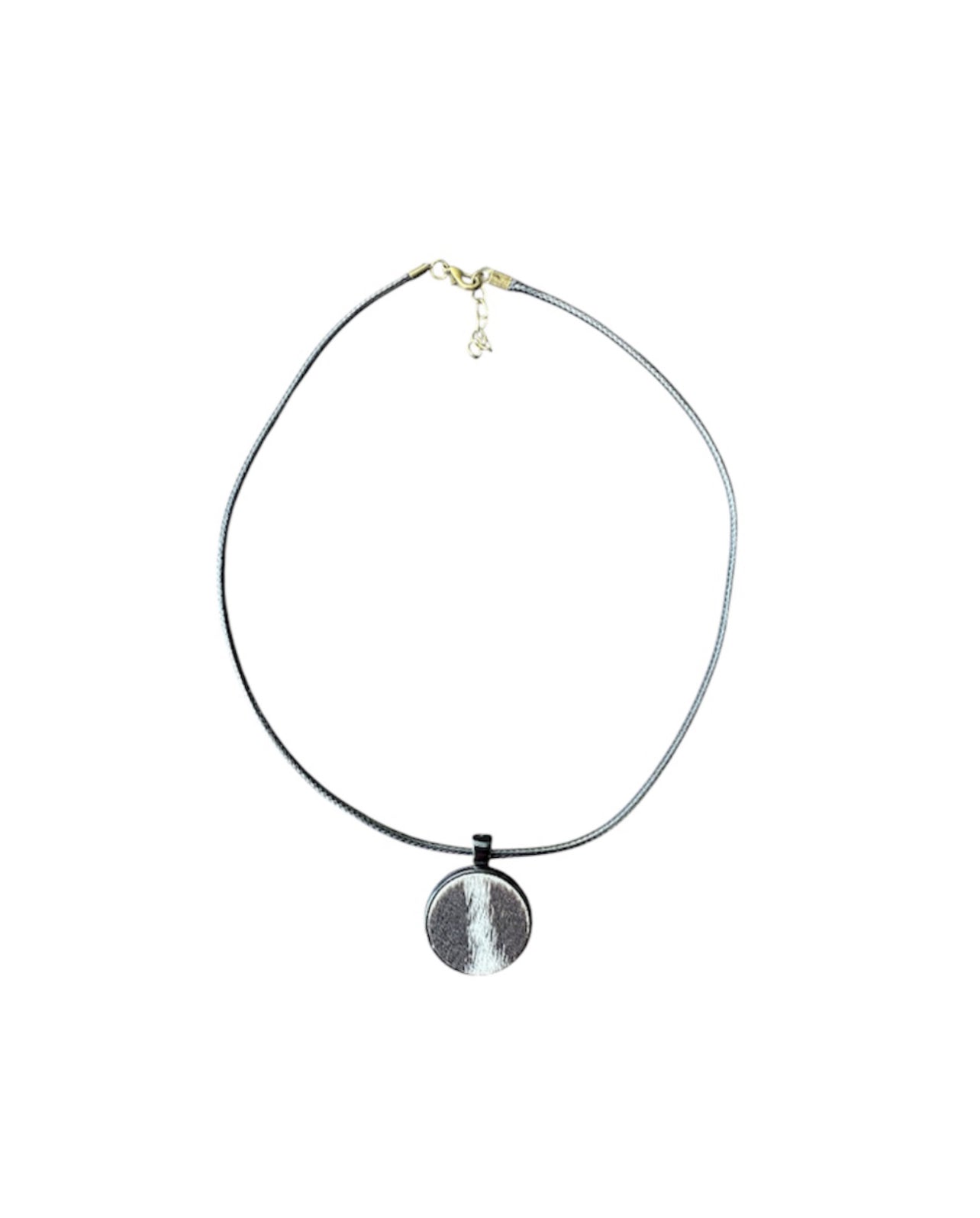 J6909 - 100% Cowhide Pendant Necklace