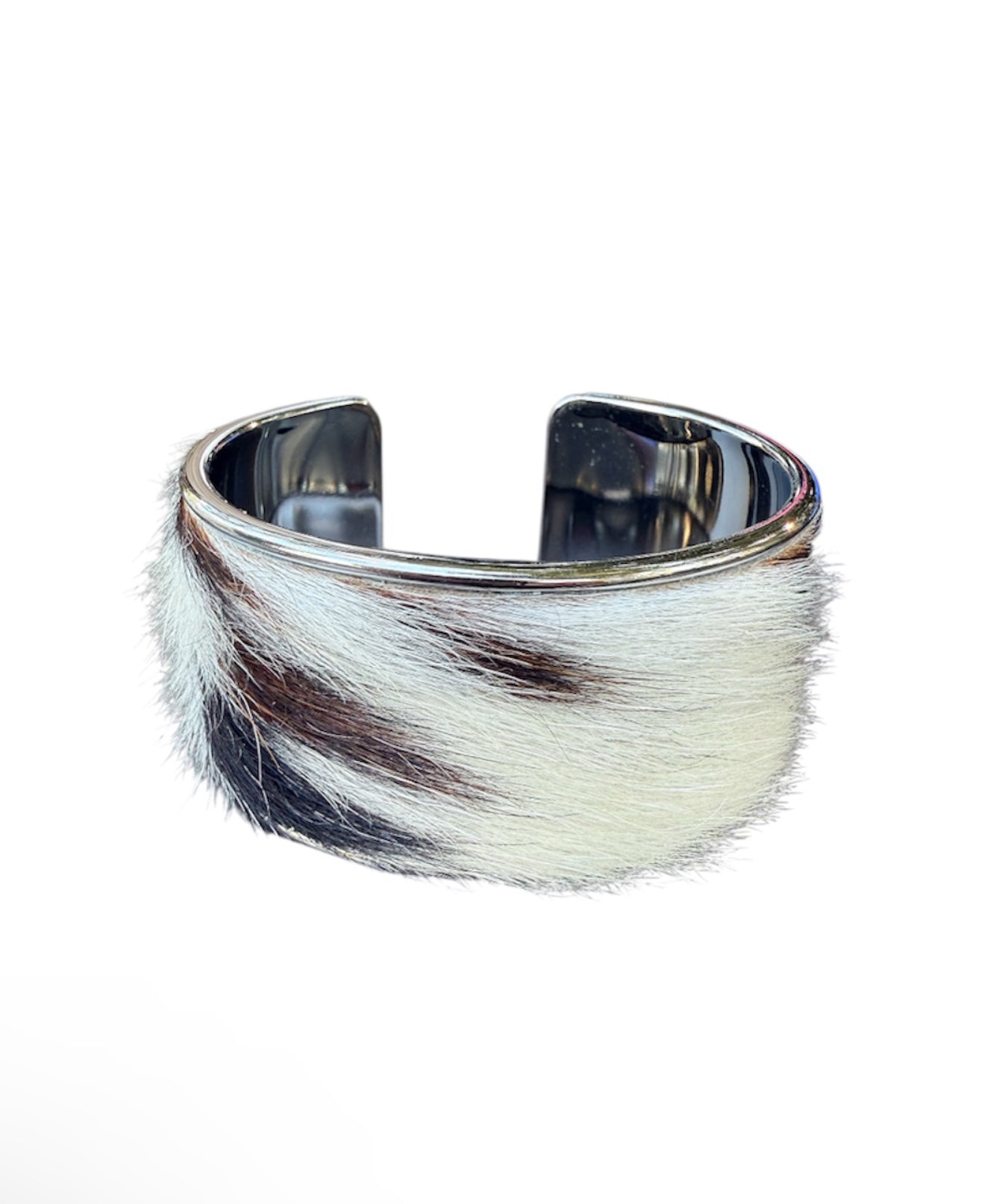 J6877 - 3/4 Bangle w Cowhide Bezel