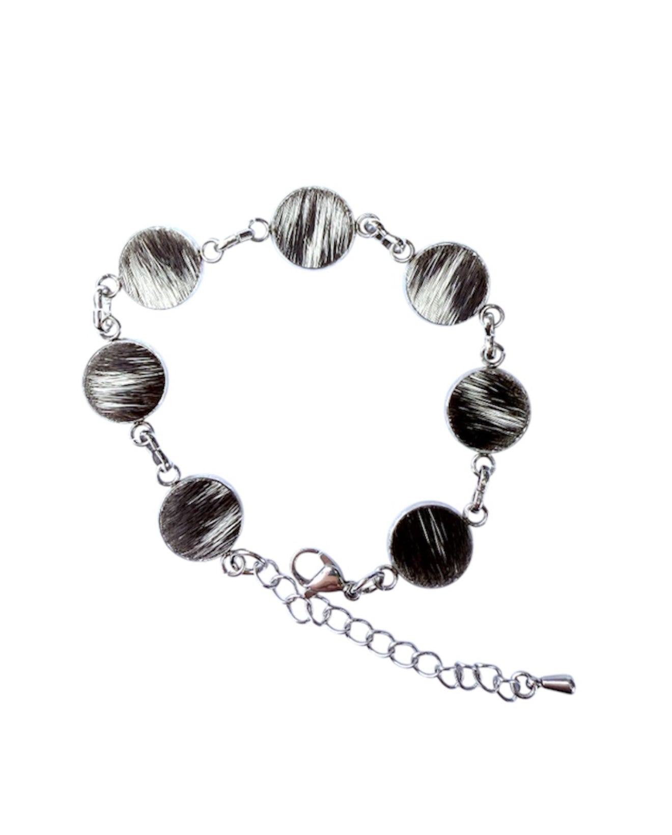 J6883 - Cowhide Bracelet