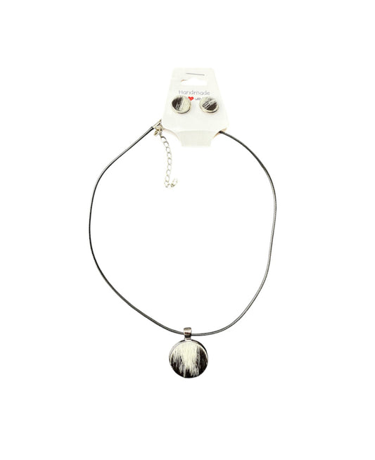J6932 - 100% Cowhide Necklace & Earrings Set