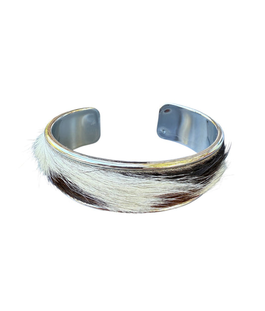 J6867 - 3/4 Bangle w Cowhide Bezel - Rawhide Western Wear 