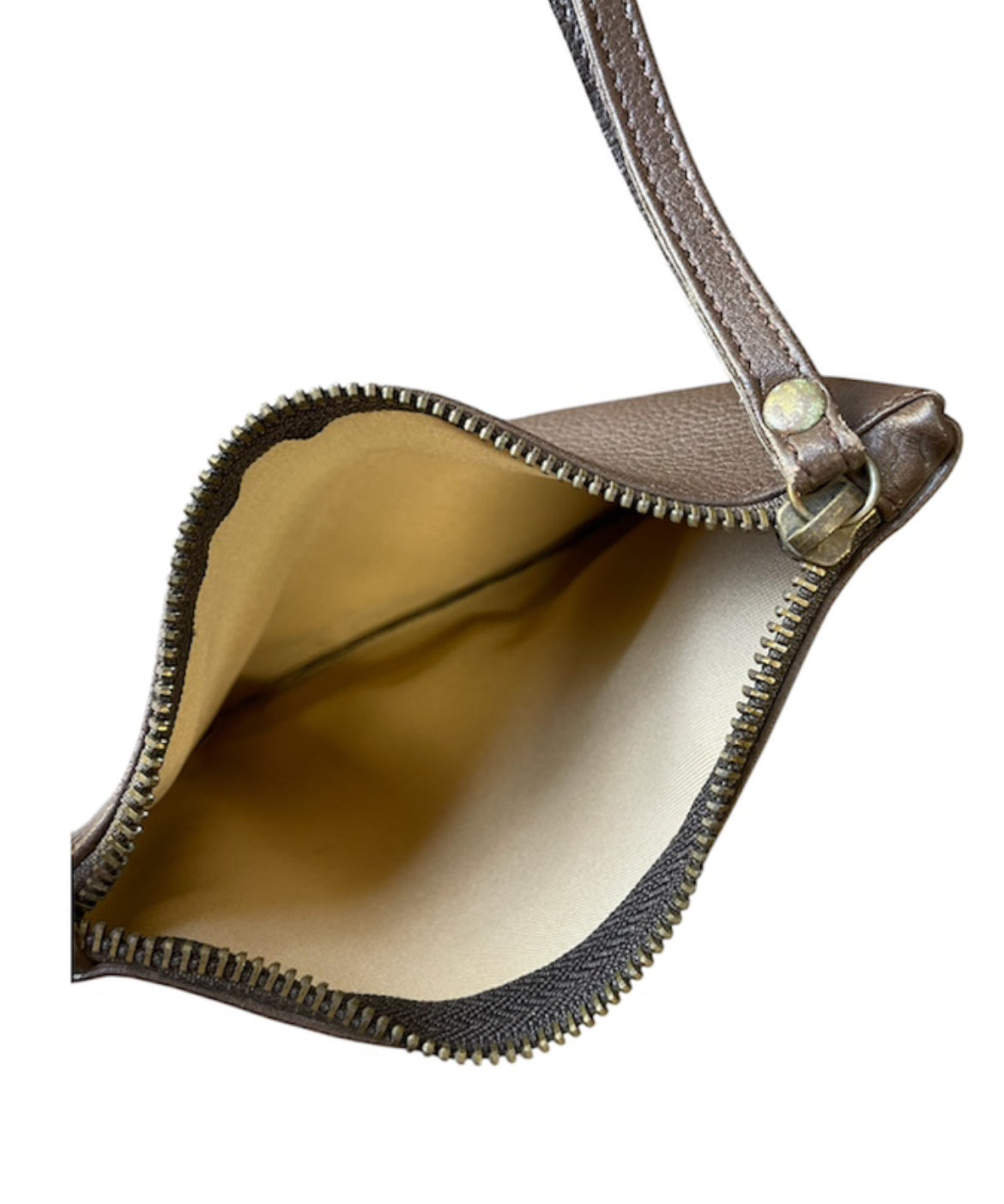 A8833 - Leather Clutch w Wrist Strap