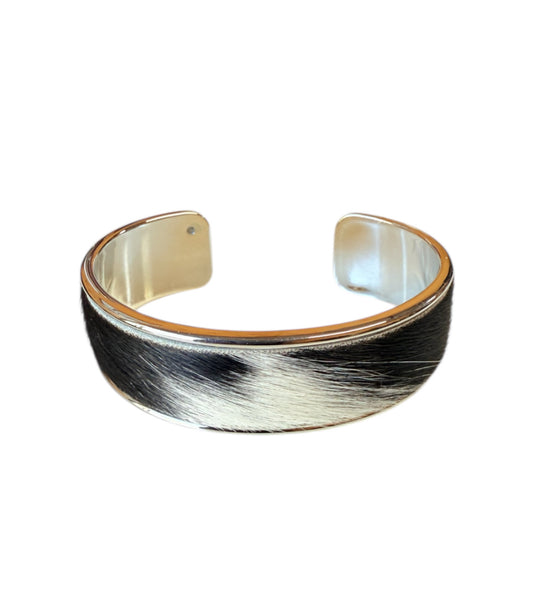 J6854 - 3/4 Bangle w Cowhide Bezel