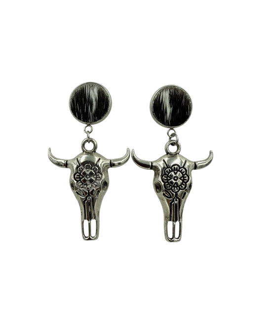 J6579 - 12mm Stainless Steel Stud Hide w Skull Dangle