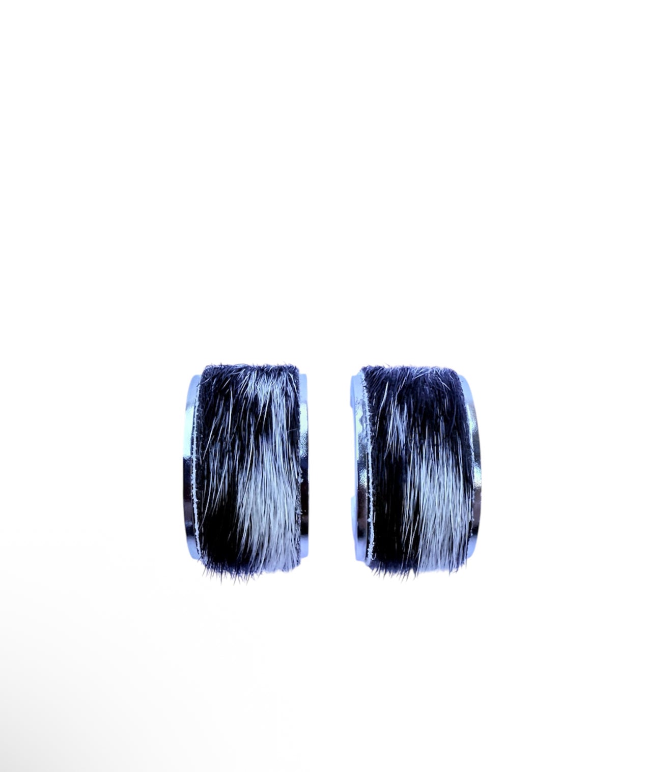 J7048B - C Shape Hide Stud Earrings
