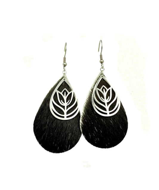 J7123 - Tear Drop Cowhide Fishhook Dangle Earrings