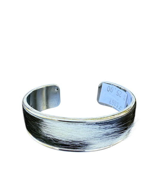 J6867 - 3/4 Bangle w Cowhide Bezel