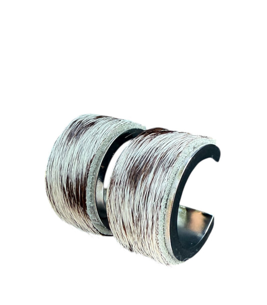 J7048C - C Shape Hide Stud Earrings