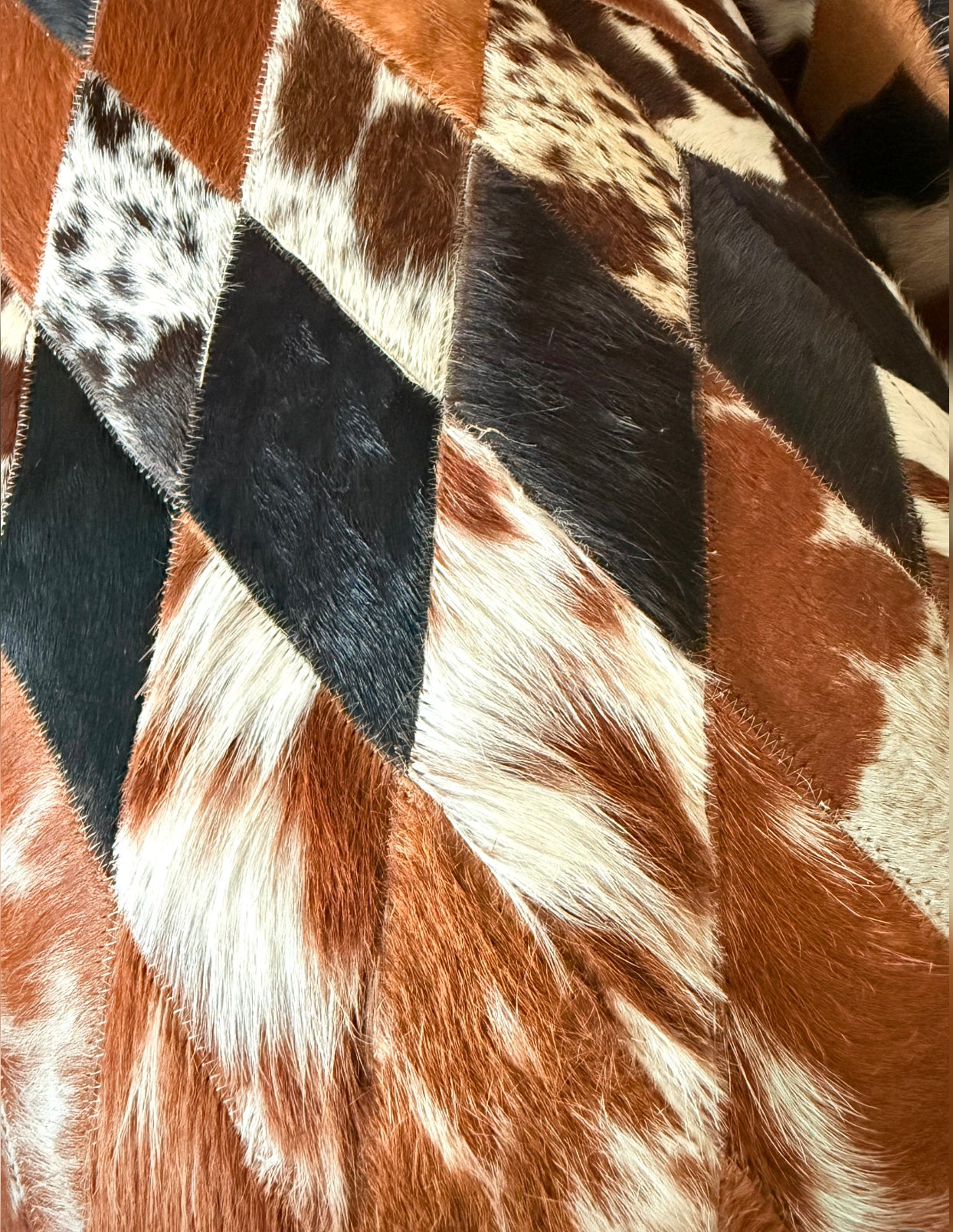 A8982 - 100% Hair on Hide (Cowhide) Round Floor Rug