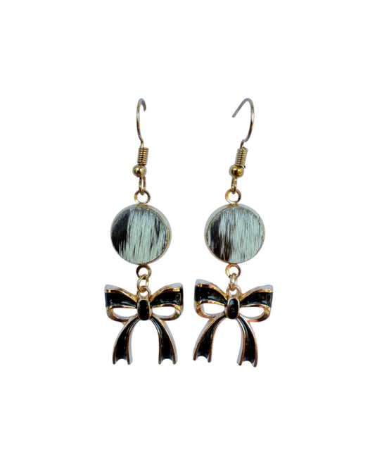 J7087A - Hide Gold Coloured Fishhook Earrings