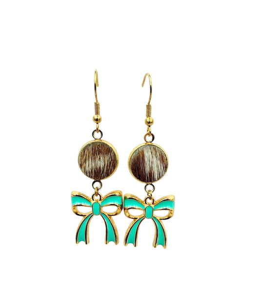 J7087D - Hide Gold Coloured Fishhook Earrings