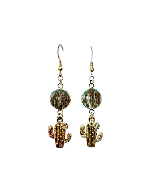 J7047 - Hide Gold Coloured Fishhook Earrings