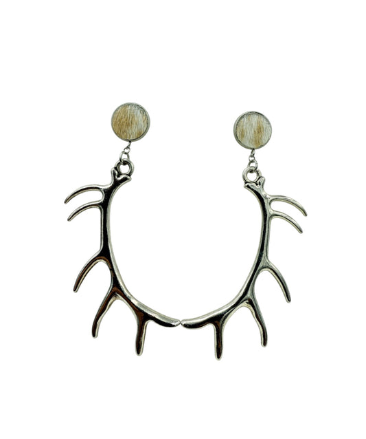 J6981B - 100% Hair on Hide Stud w Antler Dangle