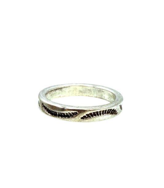 J6712 - Western Silver Feather Ring Size K