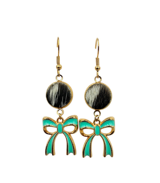 J7087B - Hide Gold Coloured Fishhook Earrings