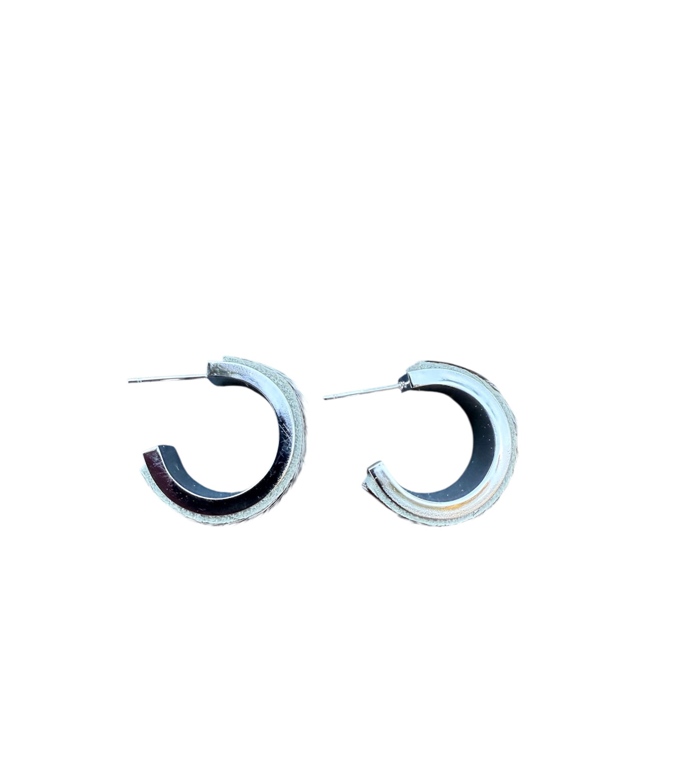 J7048C - C Shape Hide Stud Earrings