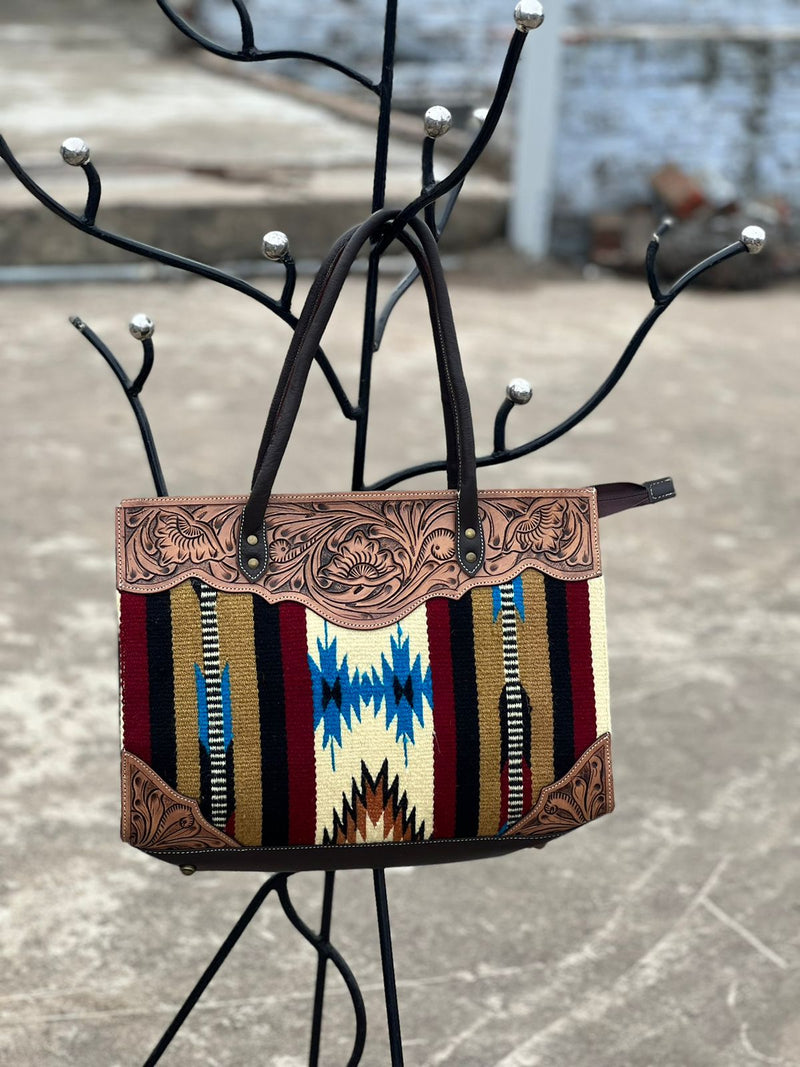 A8112 - Tooled Saddle Blanket Bag