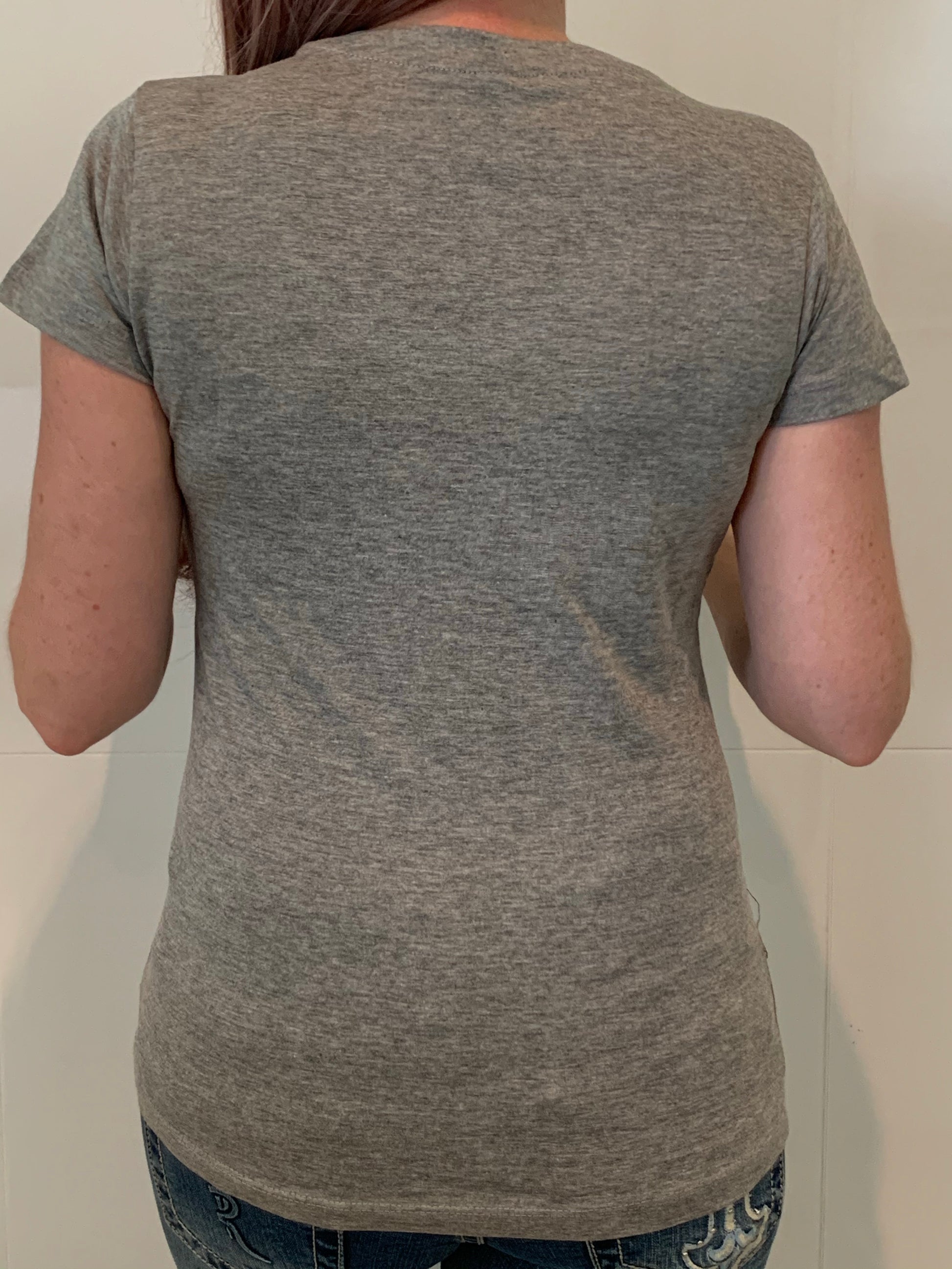 P4037  - Arrow Head Indian Ladies Grey V Neck T - Rawhide Western Wear 