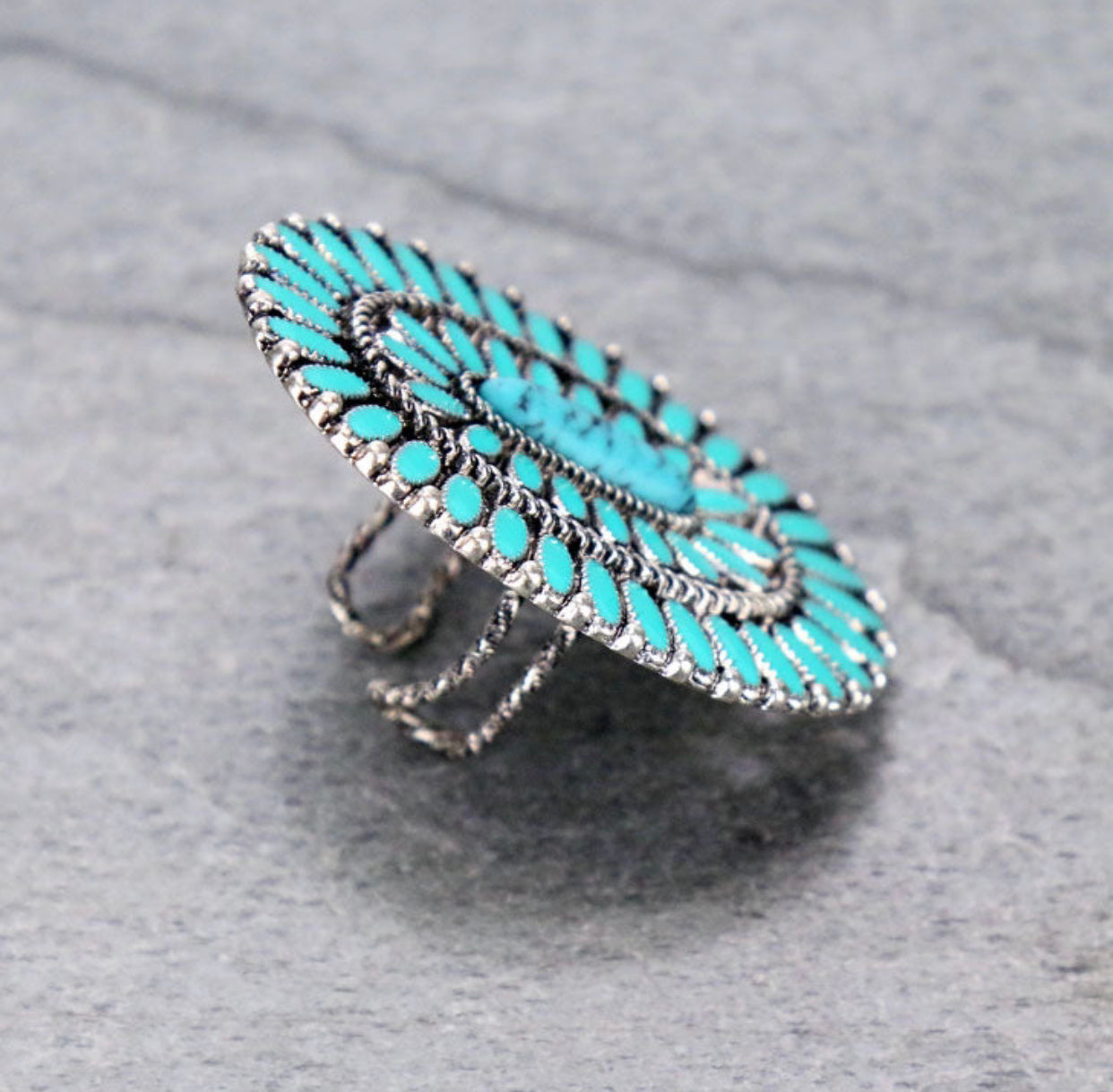 J6476 - Concho Cluster with Oval Stone Adjustable Ring
