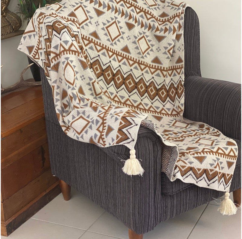 A7814 - Boho Western Beige Knitted Throw With Tassel
