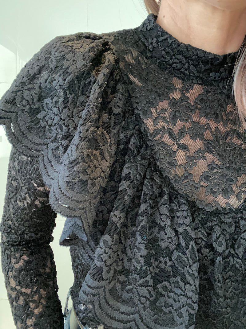 L1362 - Kayla Ladies Vintage Frill Lace Western Top