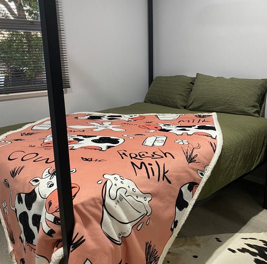 A8071 - Pink Cow / Milk Boho Western Plush & Fleece Throw Rug