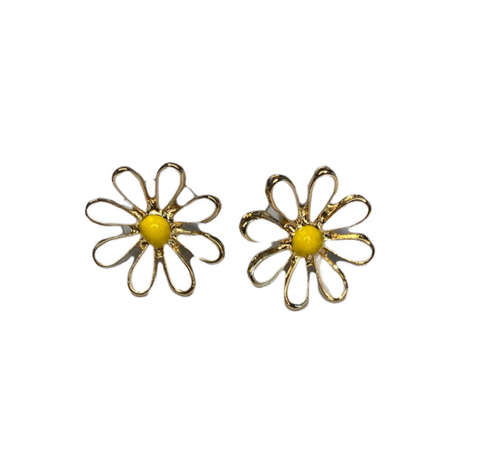 J6418 - Daisy Stud Earring