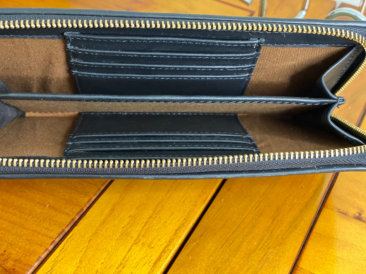 A7658 - Rawhide Embossed Wallet